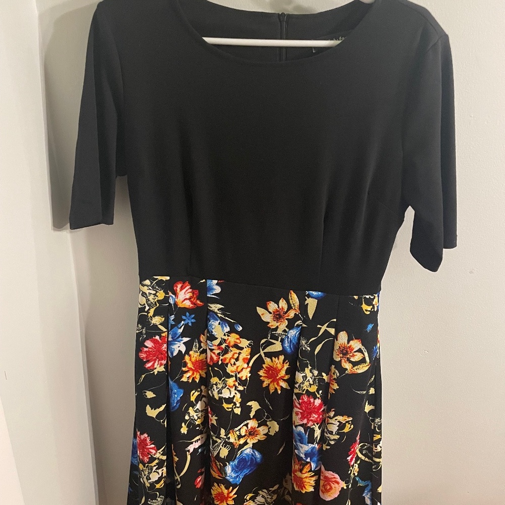 Floral Skirt dress with Pockets! Size L